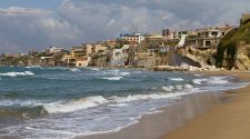 Rome: 4 beaches accessible by train for €10 or less