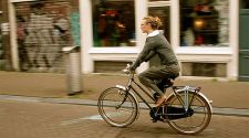 Amsterdam: 5 basic rules of bike safety
