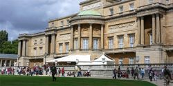 London: Teatime at Buckingham Palace for summer 2010