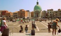 Roll with it, Folks: Venice is not going to ban your suitcase