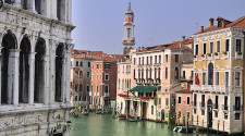 Romantic hotels in Venice on Valentine’s Day for less
